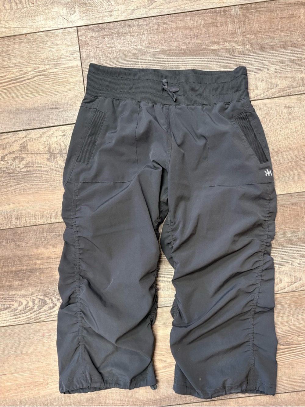 Girls Black Ruched Active Capri Pants